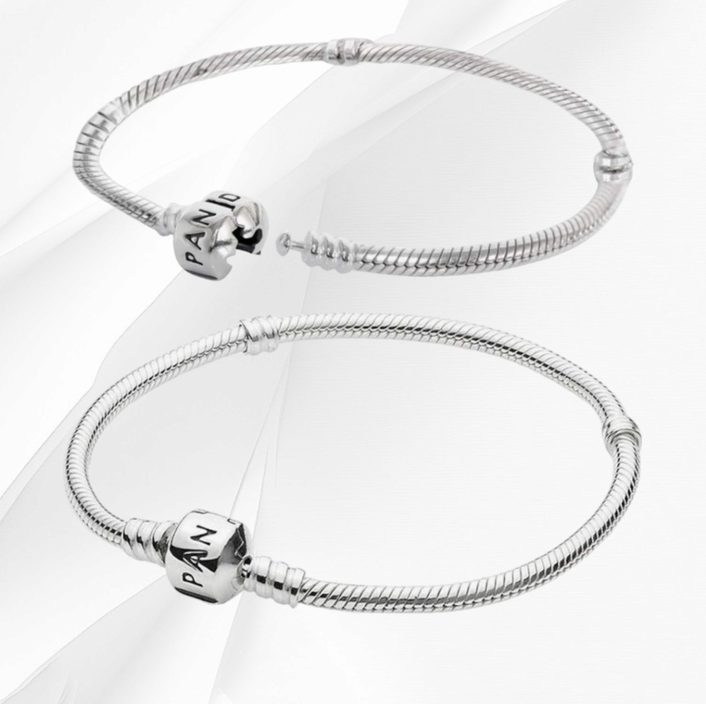 Like New 🩶 Authentic Pandora Moments Barrel Clasp Charm Bracelet S 925